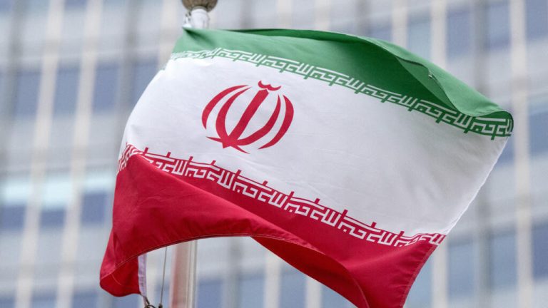 Irán amenaza con centrifugadoras "nuevas y avanzadas" en respuesta a la censura del OIEA