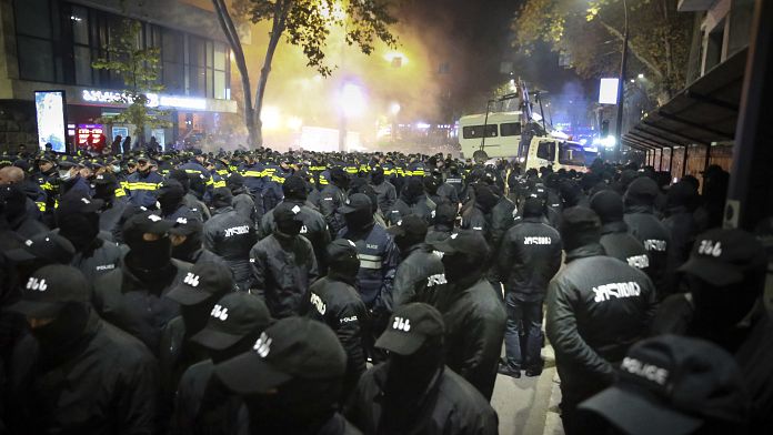 Varios detenidos en una protesta en Georgia entre denuncias de fraude electoral e injerencia rusa