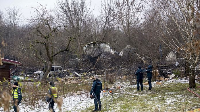 No Comment: Un accidente aéreo en Lituania causa un muerto y varios heridos