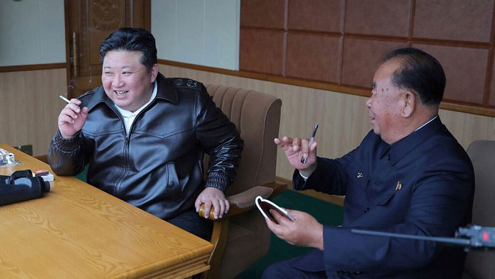 El norcoreano Kim Jong-un presiona para acelerar la producción masiva de drones explosivos