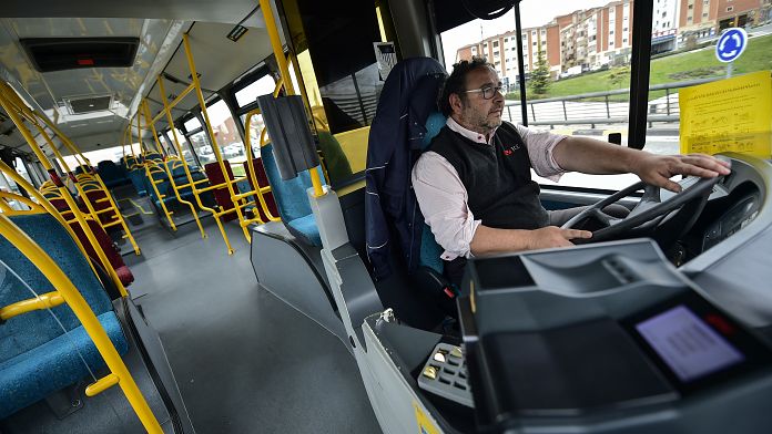 Arranca la huelga general de conductores de autobús en España: ¿Cómo le afectará a mi viaje?