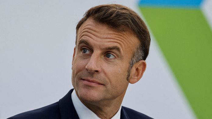 Macron, en apuros por su comentario sobre los "imbéciles" de Haití: los peores momentos de los líderes europeos al micrófono