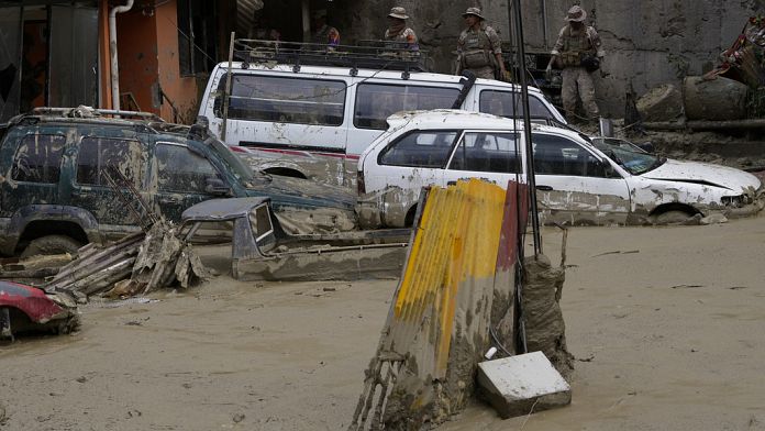 NO COMMENT: Rescatan a 6 personas tras un deslizamiento de tierra en Bolivia