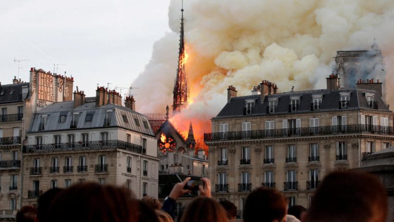 La aguja de Notre-Dame, símbolo de un resurgimiento de las cenizas