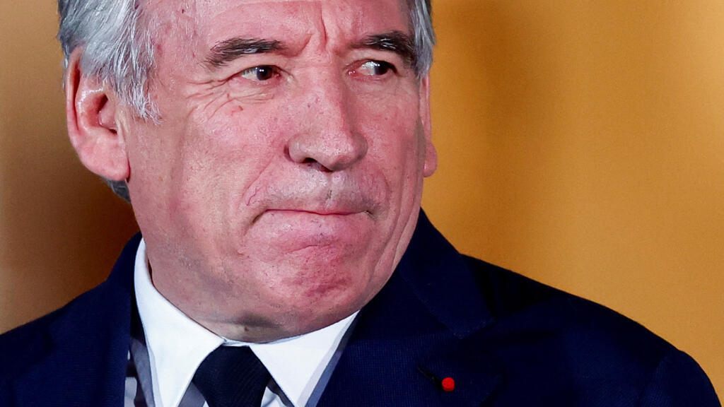 Bayrou inicia consultas para formar gobierno, con el presupuesto 2025 en el centro de las prioridades