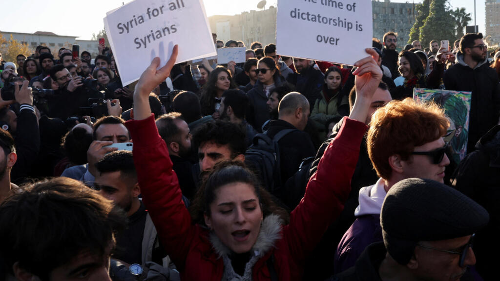 Siria: miles de manifestantes marcharon en reclamo de una transición pacífica