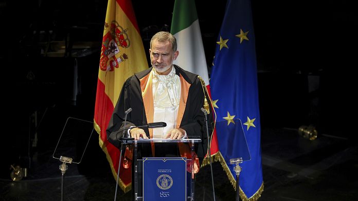 NO COMMENT: El rey Felipe VI de España recibe un doctorado honorario en Nápoles