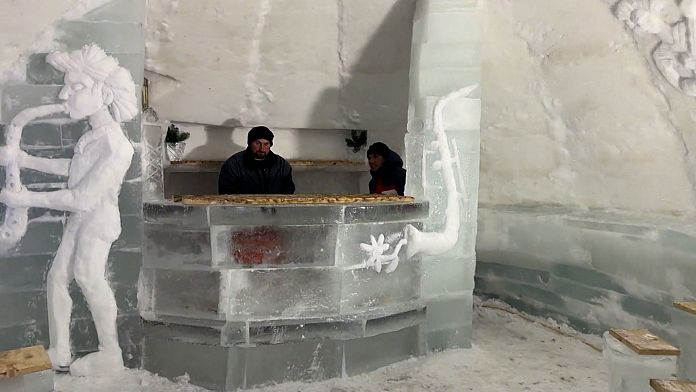 NO COMMENT: Un hotel de hielo en Rumanía ofrece habitaciones con nombres de grandes músicos