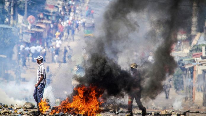 La violencia en Mozambique tras el fallo del tribunal electoral deja 21 muertos en las últimas 24 horas