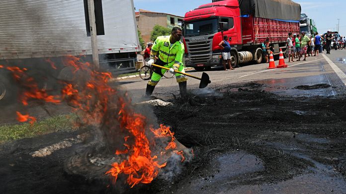 Más de 30 muertos en Brasil tras chocar un autobús de pasajeros contra un camión