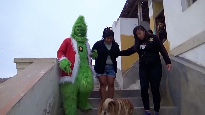 NO COMMENT: Cómo el Grinch detuvo a un presunto narcotraficante en Perú por Navidad