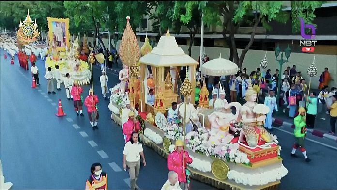 No comment | Una reliquia de Buda llega a Bangkok por el cumpleaños del rey Maha Vajiralongkorn