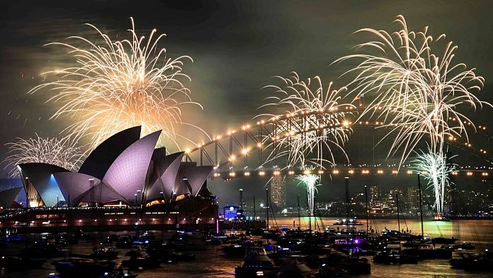 Asia y Oceanía le dan la bienvenida al 2025 con fuegos artificiales y Robbie Williams