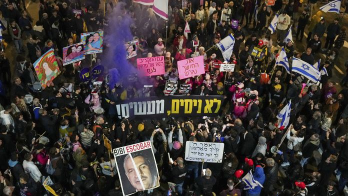 Los manifestantes exigen al Gobierno israelí que llegue a un acuerdo con Hamás para liberar a los rehenes