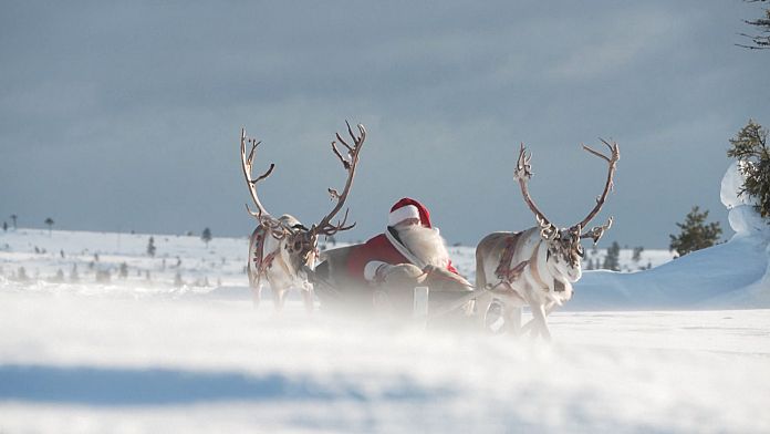 NO COMMENT: Papá Noel empieza su viaje con los regalos