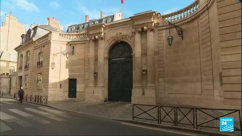 Francia: François Bayrou comienza consultas con los partidos para formar gobierno