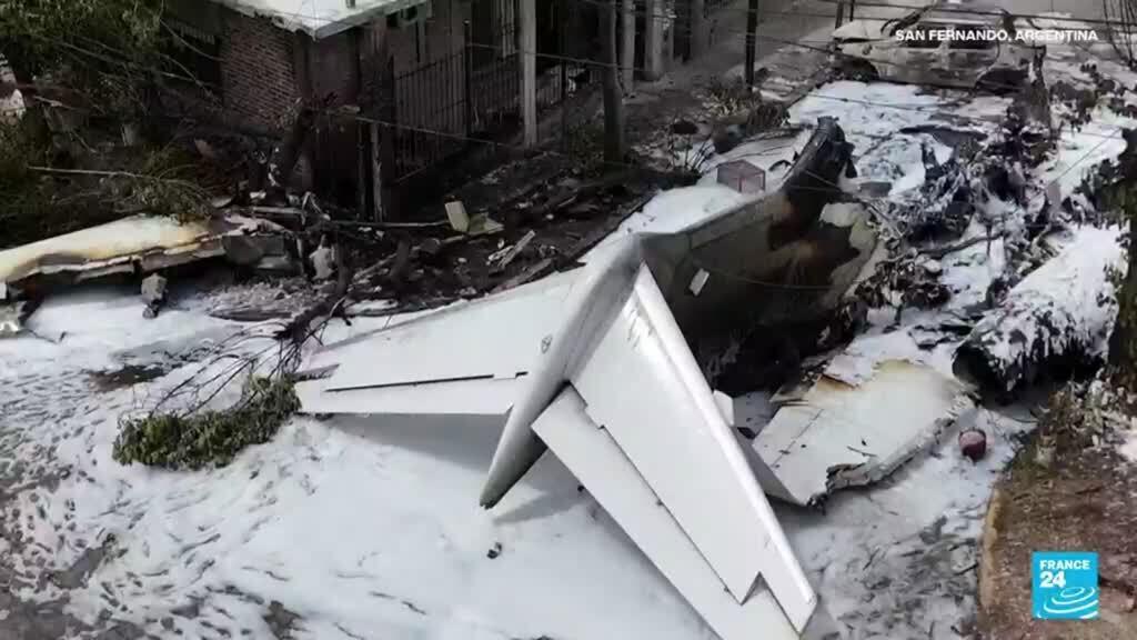 Argentina: avión privado se estrelló en zona residencial de Buenos Aires