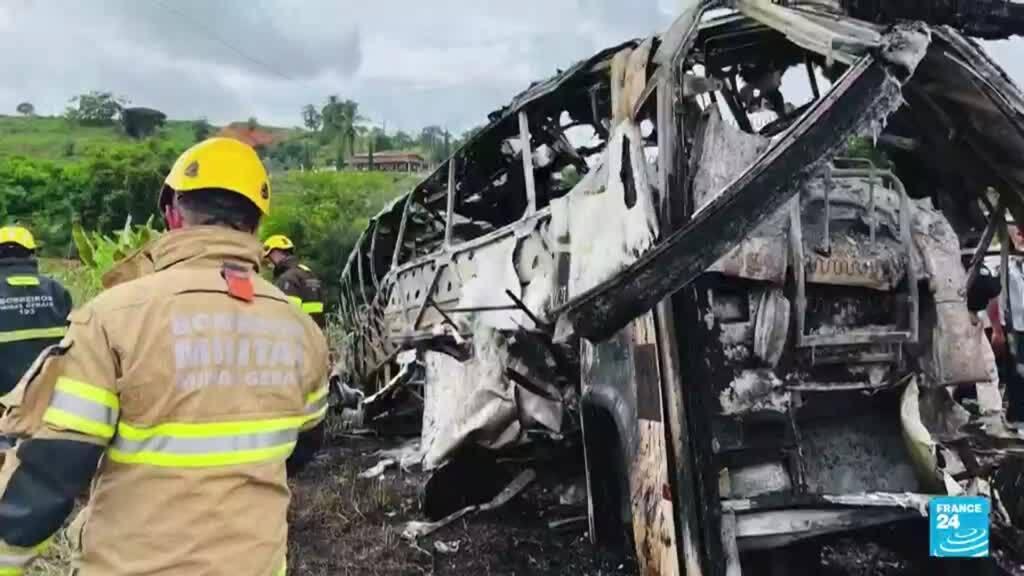 Brasil: decenas de muertos tras choque de vehículos en carretera de Minas Gerais