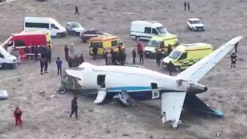 Accidente de avión de Azerbaijan Airlines en Kazajistán deja 32 sobrevivientes