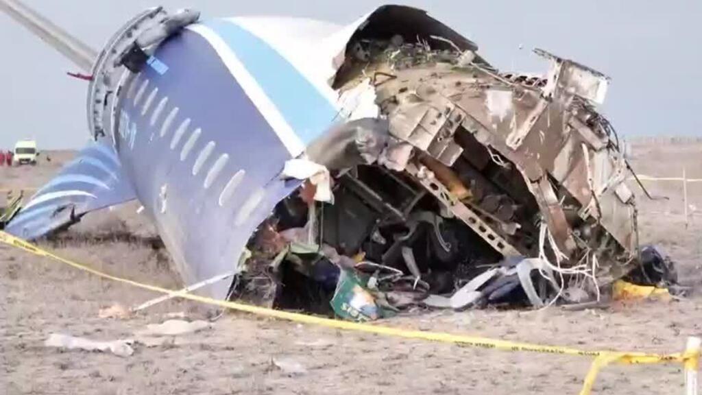 Continúan investigaciones y declaraciones sobre accidente de avión de Azerbaijan Airlines