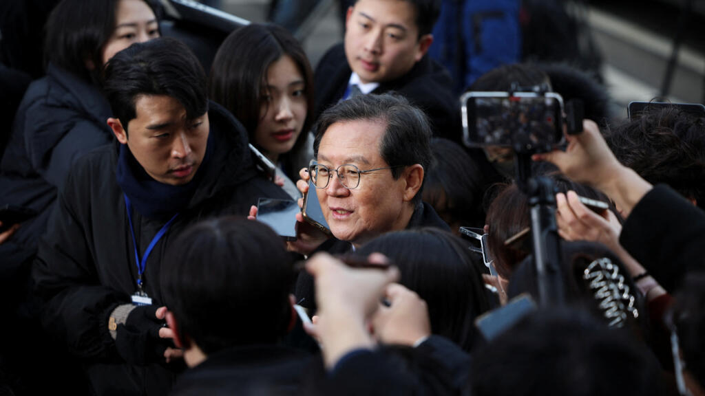 El suspendido presidente de Corea del Sur acude a su primera audiencia de juicio político