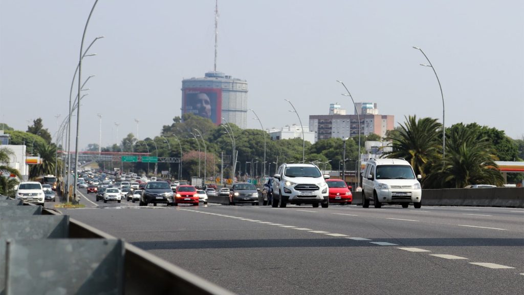 Por qué se conduce mal en la Argentina: los 5 errores principales que cometen los automovilistas