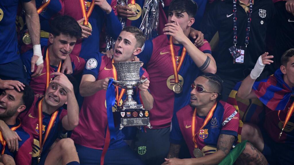 El Barcelona golea al Real Madrid y logra su decimoquinta Supercopa de España