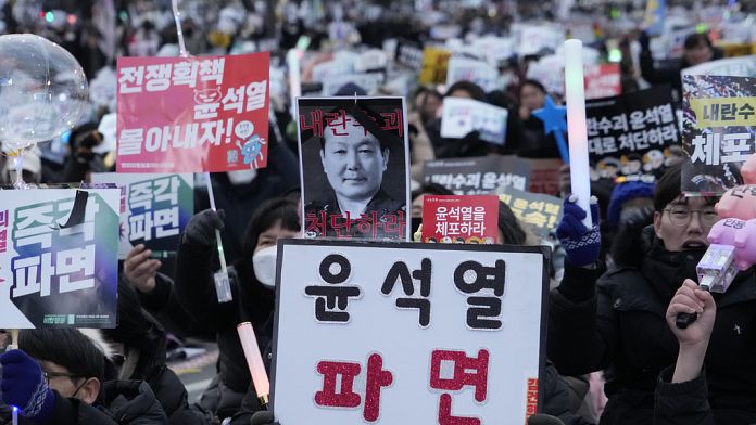 Corea del Sur: Miles de manifestantes exigen la detención del presidente destituido Yoon Suk Yeol