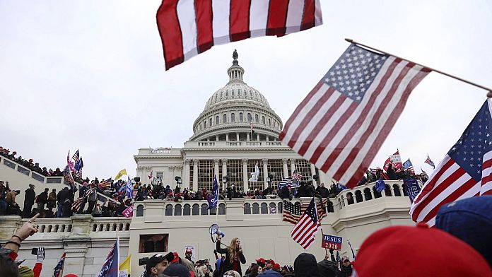 Los republicanos están divididos sobre los indultos de Trump a los alborotadores del asalto al Capitolio