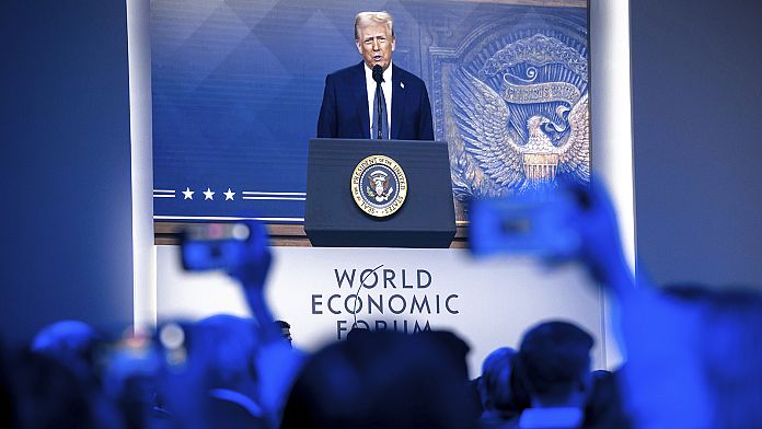 Trump afirma en Davos que, o se invierte en EE.UU. o tendrán que pagar aranceles