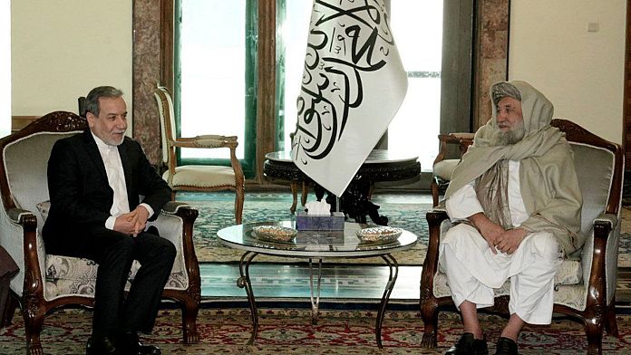 El ministro de Asuntos Exteriores iraní se reúne con los talibanes en su primera visita a Kabul en 8 años