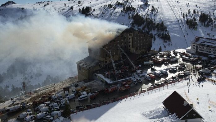 9 detenidos por el incendio en una estación de esquí en Turquía: han muerto al menos 76 personas