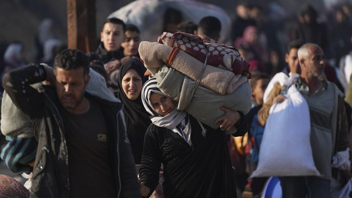 NO COMMENT: Los palestinos regresan a sus hogares tras la reapertura de las carreteras