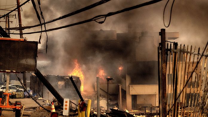 Ascienden a 25 el número de muertos por los incendios forestales en Los Ángeles