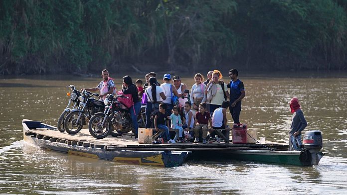 La escalada de violencia guerrillera en Colombia fuerza el desplazamiento de más de 18.000 personas