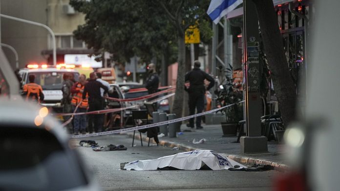 Un ataque con cuchillo en Tel Aviv deja un herido grave horas antes del alto el fuego