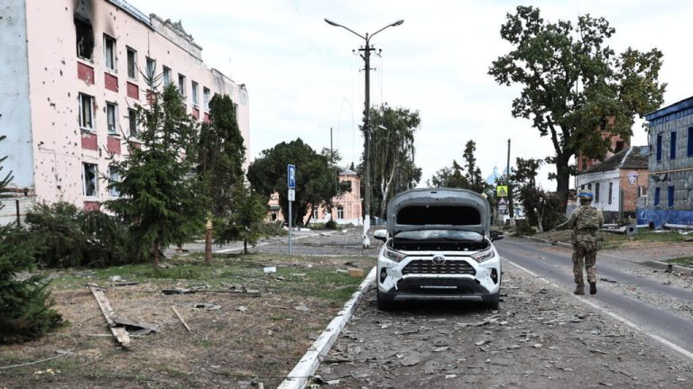 Ucrania lanza nueva ofensiva en Kursk mientras Rusia asegura haber repelido el ataque