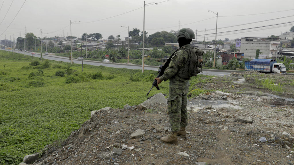 La cruzada del presidente de Ecuador contra el crimen inquieta a grupos de DD. HH.