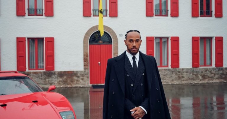 El elegante look que eligió Lewis Hamilton para su primer día de trabajo en Ferrari: "Cumplo el sueño de correr de rojo"