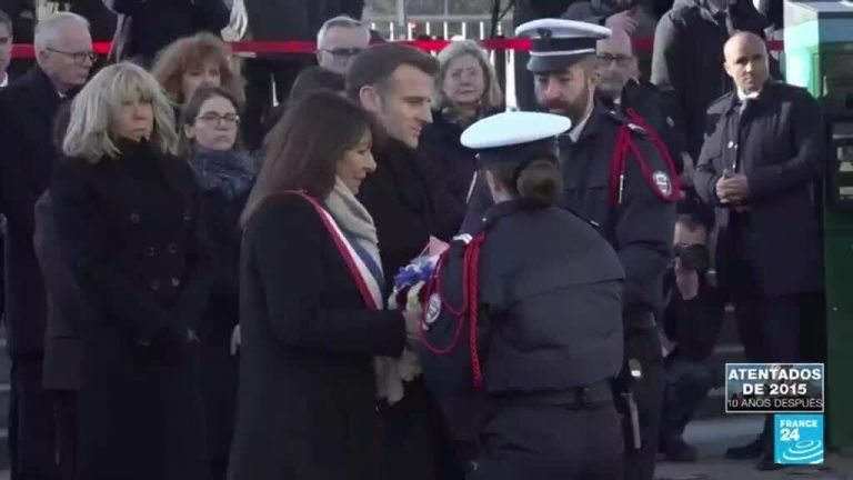 Francia conmemoró a las víctimas del atentado contra el diario satírico 'Charlie Hebdo'