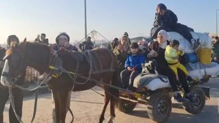 Más de 300.000 palestinos inician el regreso hacia el norte de Gaza, devastado por Israel