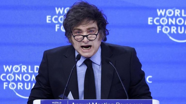 Milei en Davos defiende polémico gesto de Musk y saca brillo a su gestión económica