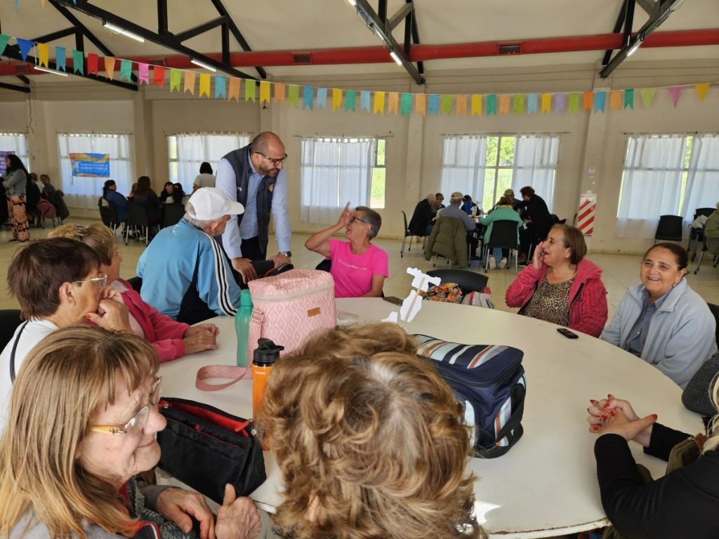 Con gran convocatoria iniciaron las colonias de verano para adultos mayores