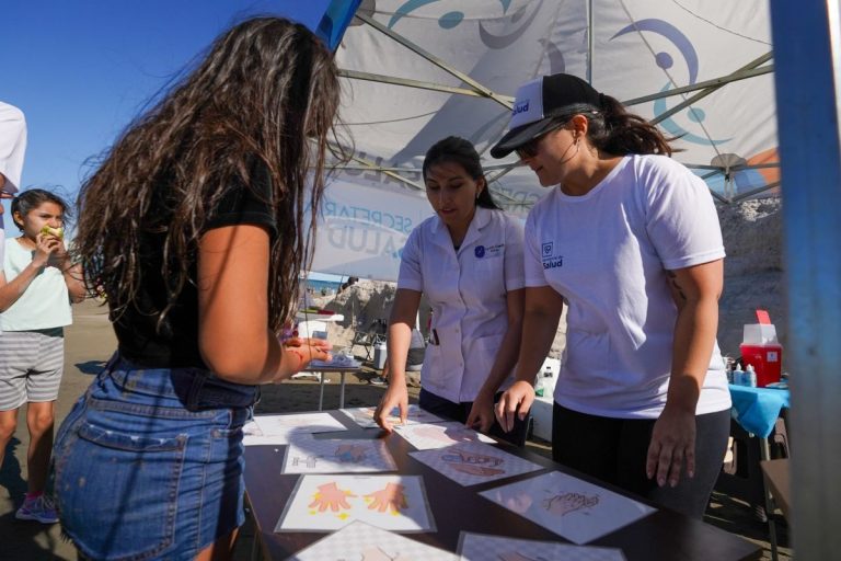 El Municipio entregó protectores solares a los Guardavidas y destacó el trabajo de sus integrantes