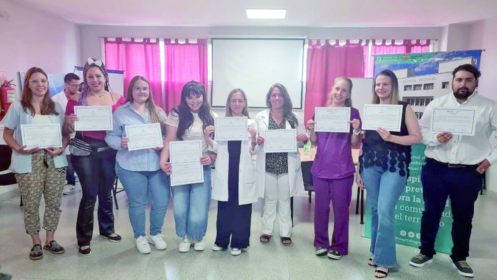 Provincia entregó certificados de culminación de residencias a profesionales del Hospital Regional de Comodoro Rivadavia