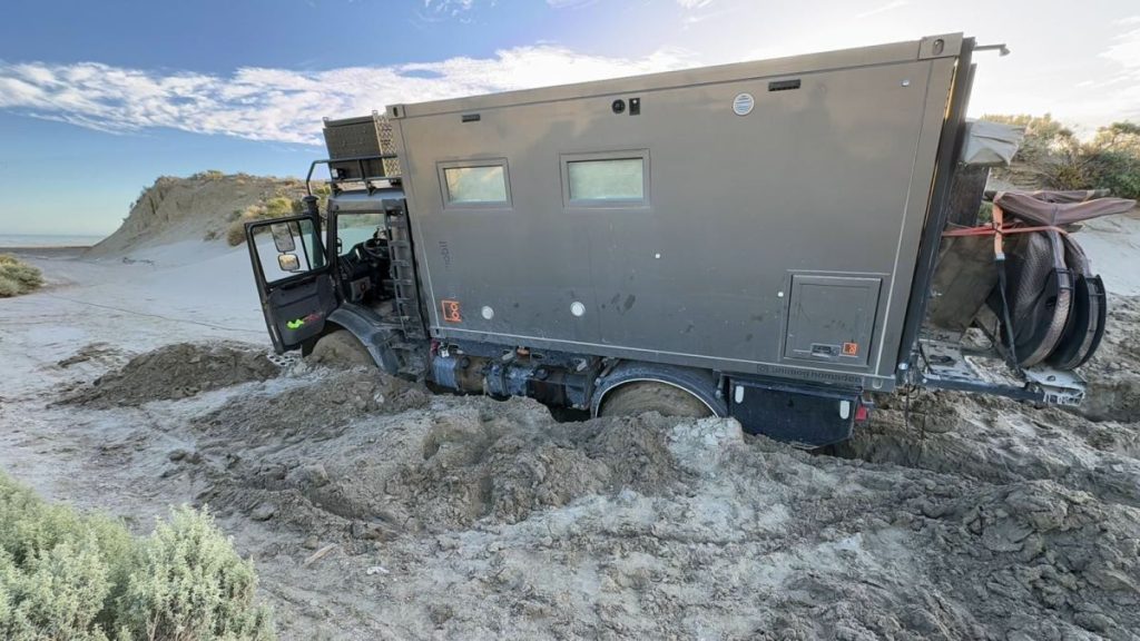 Cuatro turistas alemanes están varados en Puerto Visser, a 20 ó 30 kms. de Comodoro