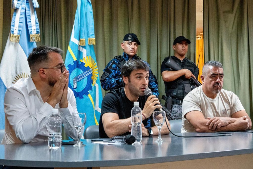 Torres presentó el Comando Unificado en Esquel y la Comarca