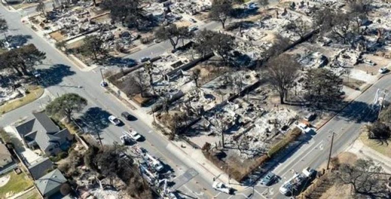 Nuevo incendio forestal en Los Ángeles consume más de 2 kilómetros cuadrados