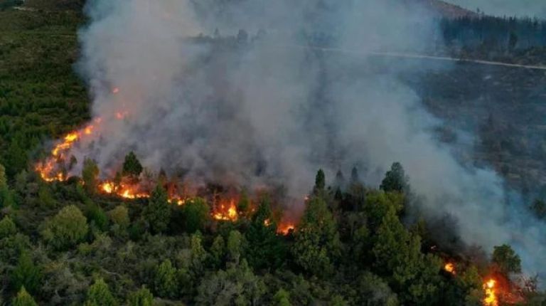 Incendio en Bariloche: llegaron las lluvias, pero se esperan ráfagas de viento para las próximas horas