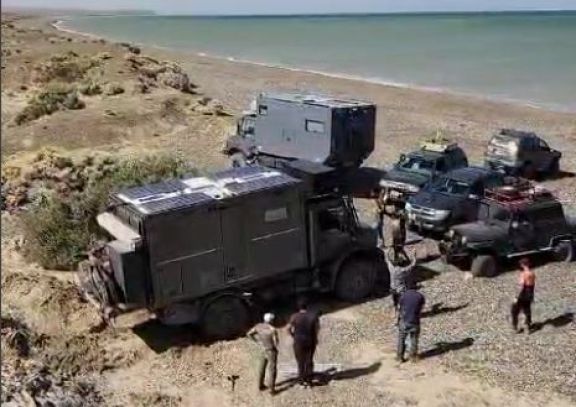 Rescataron a los turistas alemanes varados cerca de Comodoro, gracias a la ayuda de vehículos 4x4 que trabajaron intensamente en la zona